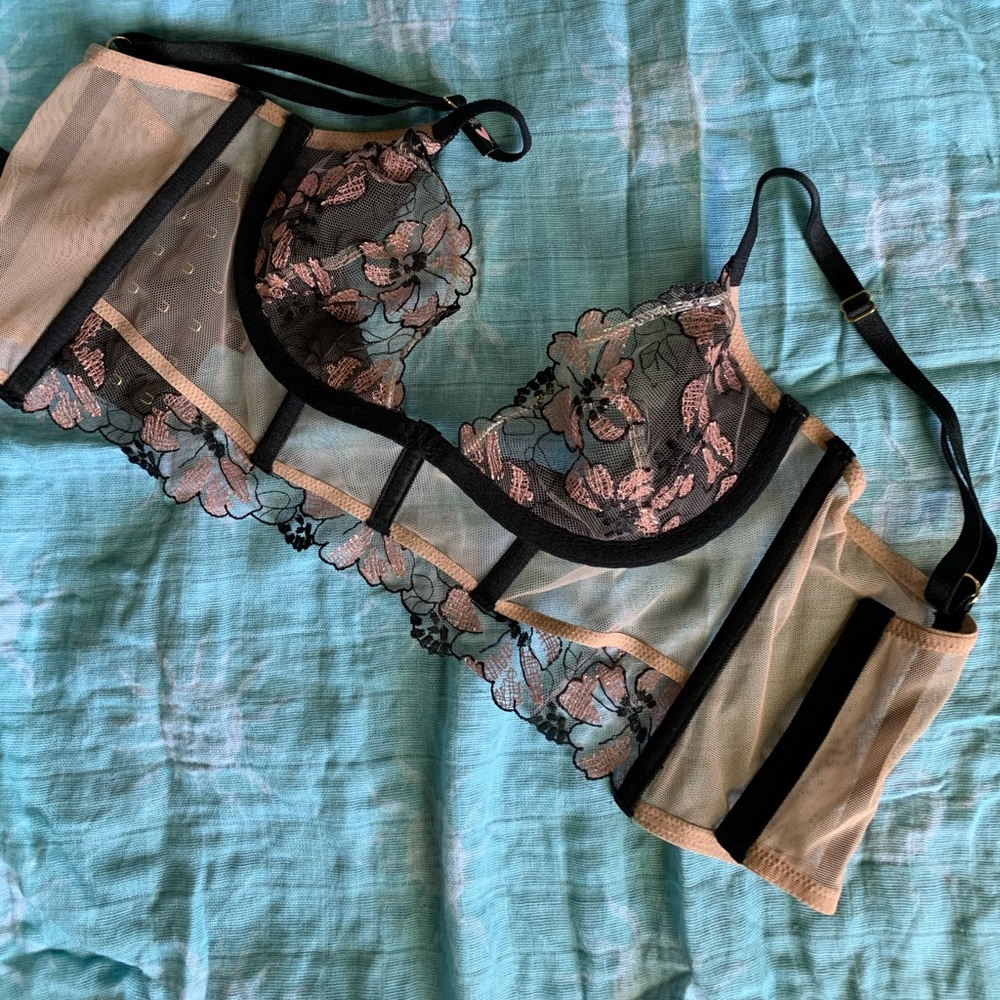 Victoria Secret Bustier Lace Bra 34B